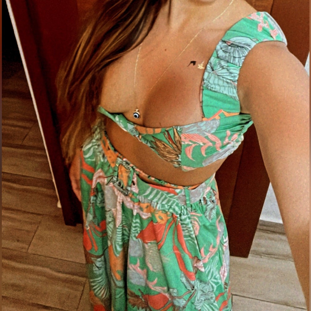 Matching set - Picture 3 of 3